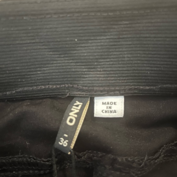 ONLY leather front leggings. Eu36 US6 - Picture 3 of 4